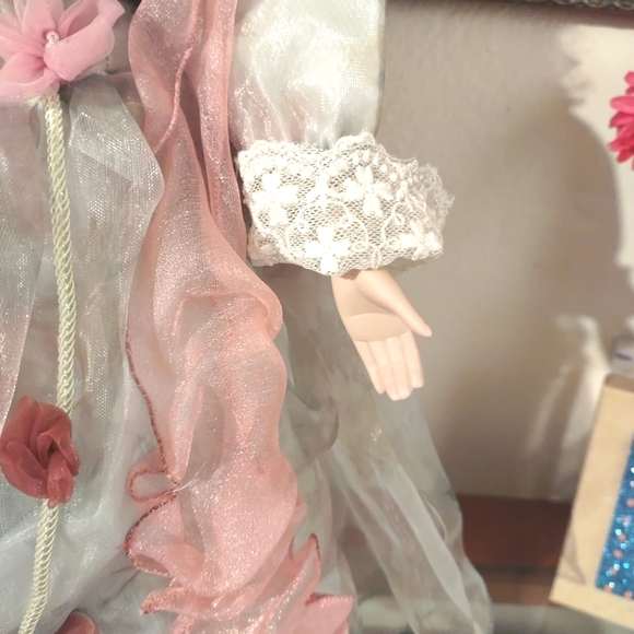 Porcelain Doll Cathay collection curly blonde hair on flowering dress - Picture 7 of 12